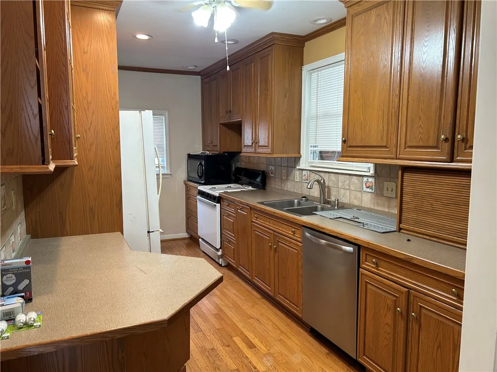 91 East Bayard Street, Seneca Falls, New York 1314, Seneca Falls, New York 13148, 3 Bedrooms Bedrooms, 7 Rooms Rooms,1 BathroomBathrooms,Residential,For Sale,91 East Bayard Street, Seneca Falls, New York 1314,R1620900
