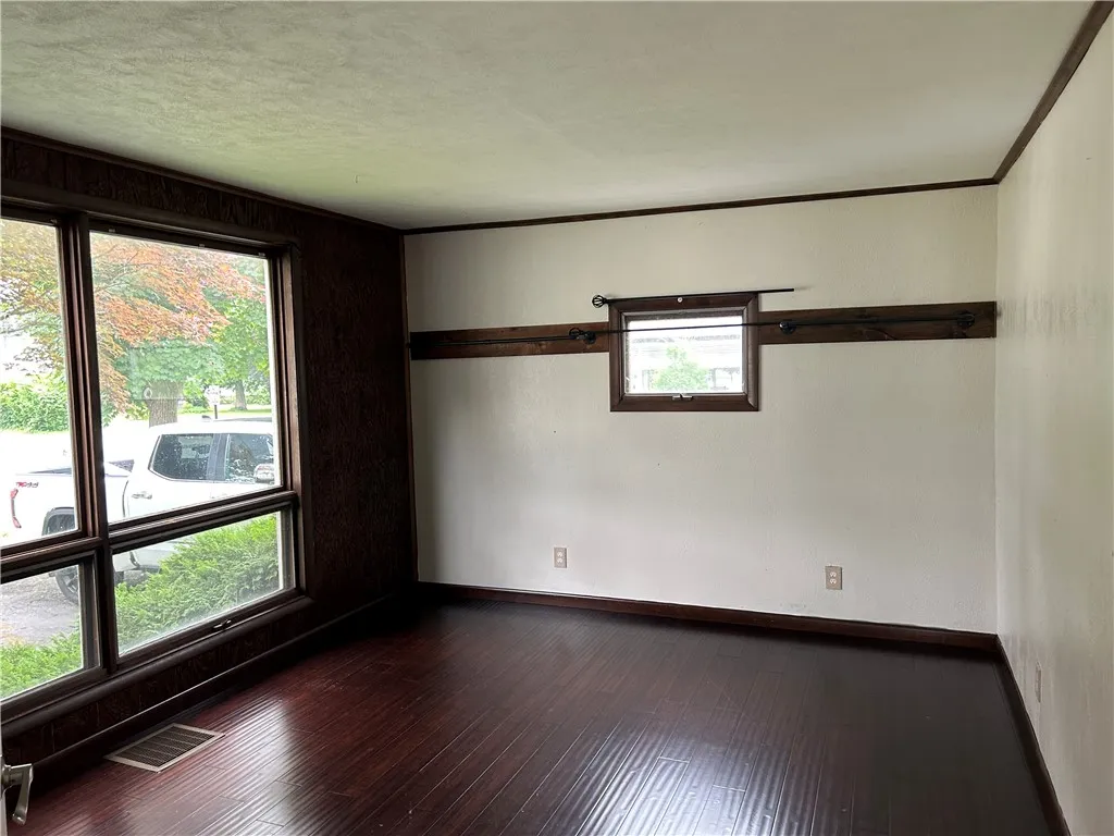 91 East Bayard Street, Seneca Falls, New York 1314, Seneca Falls, New York 13148, 3 Bedrooms Bedrooms, 7 Rooms Rooms,1 BathroomBathrooms,Residential,For Sale,91 East Bayard Street, Seneca Falls, New York 1314,R1620900