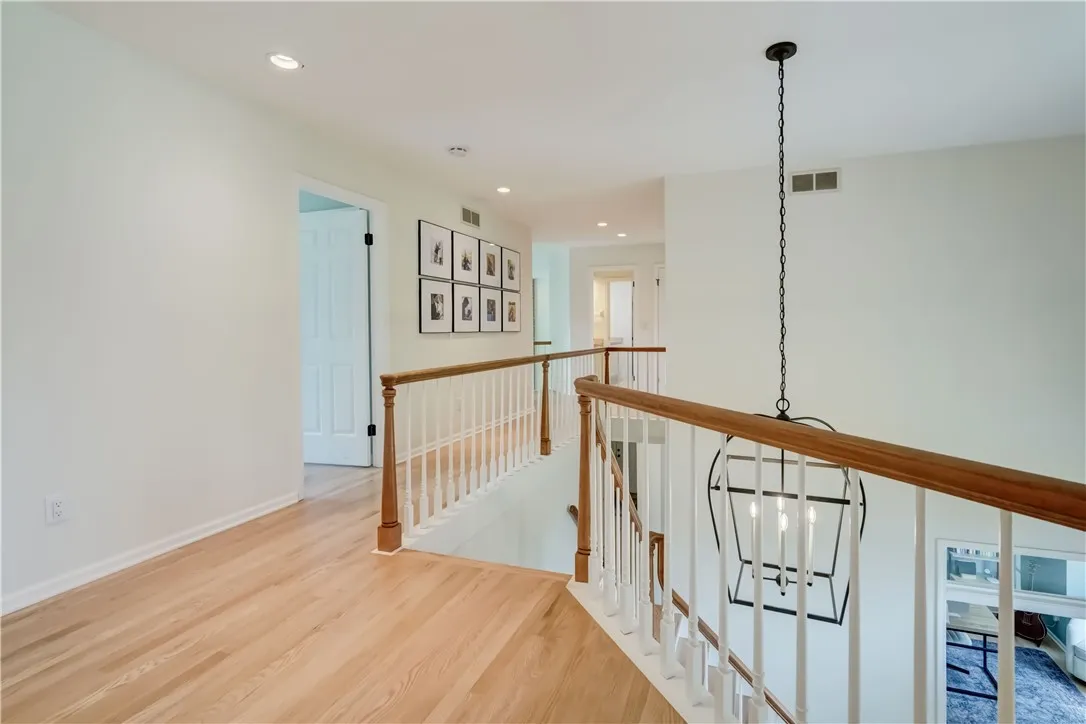 10 Muirfield Court, Pittsford, New York 14534, Pittsford, New York 14534, 4 Bedrooms Bedrooms, 9 Rooms Rooms,3 BathroomsBathrooms,Residential,For Sale,10 Muirfield Court, Pittsford, New York 14534,R1619102