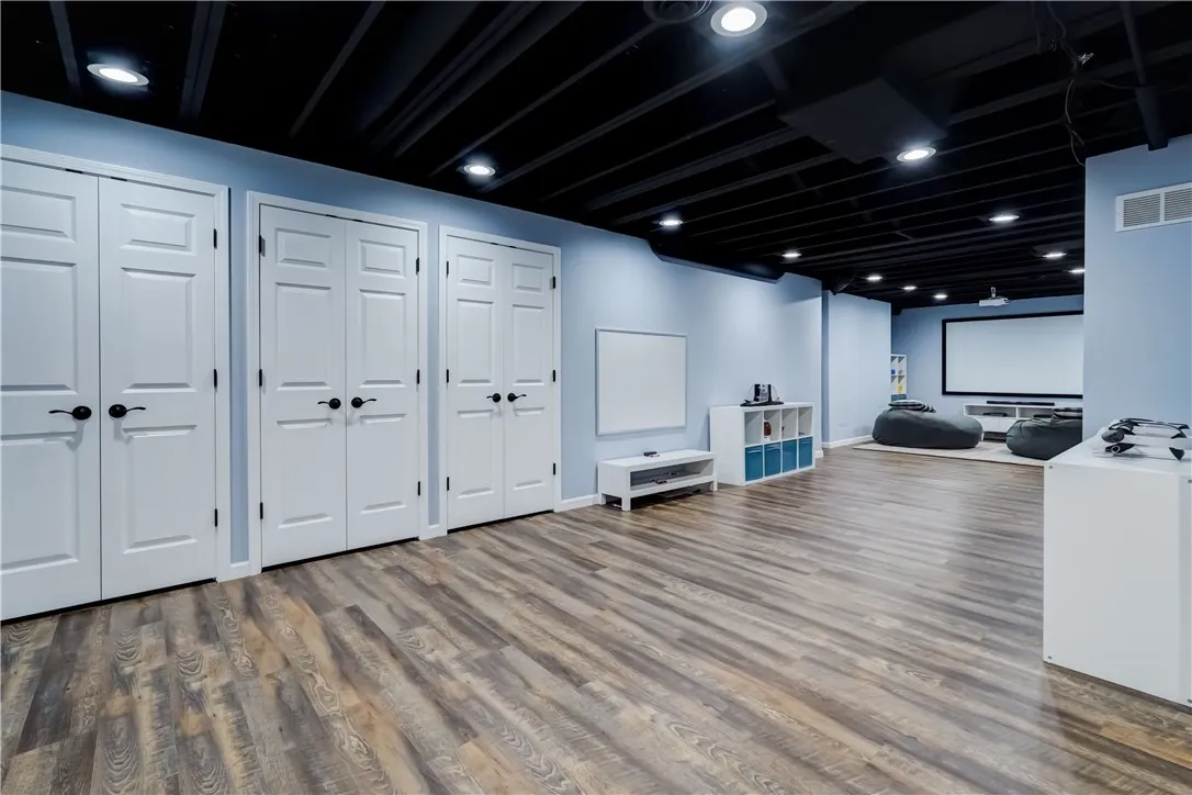 10 Muirfield Court, Pittsford, New York 14534, Pittsford, New York 14534, 4 Bedrooms Bedrooms, 9 Rooms Rooms,3 BathroomsBathrooms,Residential,For Sale,10 Muirfield Court, Pittsford, New York 14534,R1619102