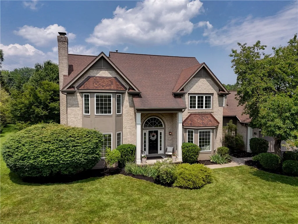 10 Muirfield Court, Pittsford, New York 14534, Pittsford, New York 14534, 4 Bedrooms Bedrooms, 9 Rooms Rooms,3 BathroomsBathrooms,Residential,For Sale,10 Muirfield Court, Pittsford, New York 14534,R1619102