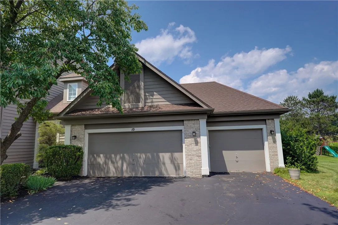 10 Muirfield Court, Pittsford, New York 14534, Pittsford, New York 14534, 4 Bedrooms Bedrooms, 9 Rooms Rooms,3 BathroomsBathrooms,Residential,For Sale,10 Muirfield Court, Pittsford, New York 14534,R1619102