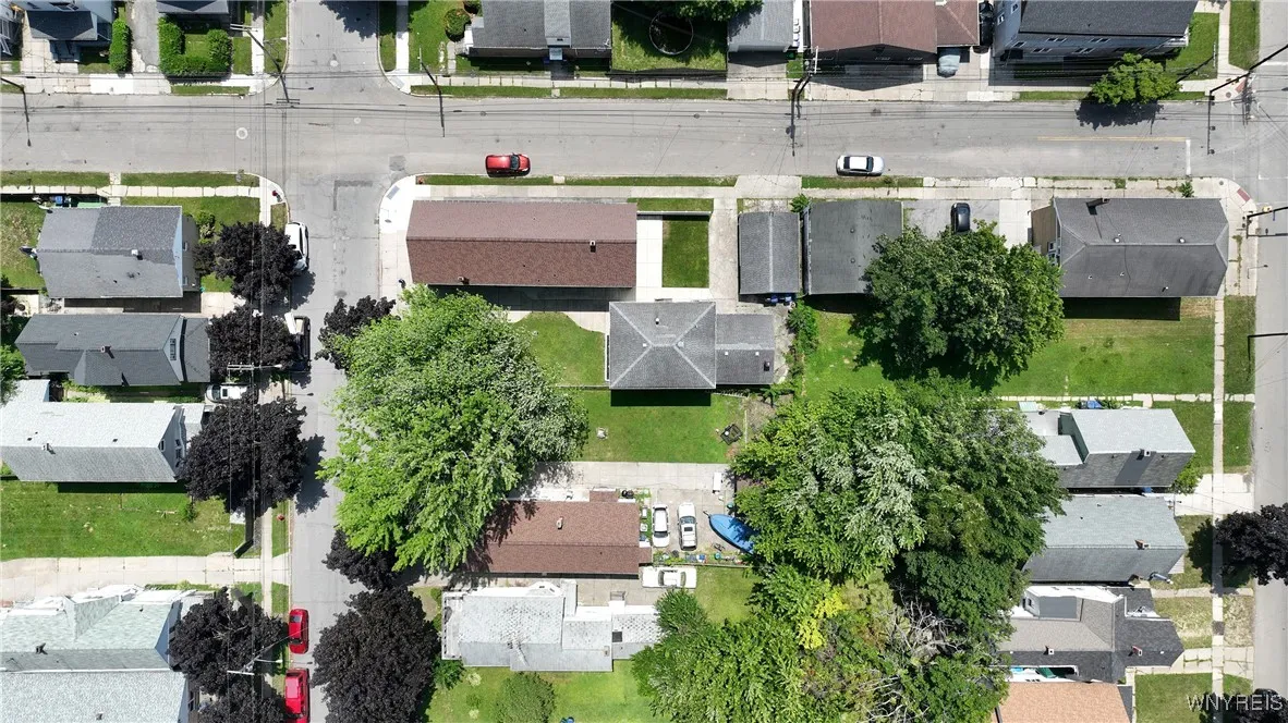 92 Schiller Street, Buffalo, New York 14206, Buffalo, New York 14206, 3 Bedrooms Bedrooms, 9 Rooms Rooms,1 BathroomBathrooms,Residential,For Sale,92 Schiller Street, Buffalo, New York 14206,B1620651