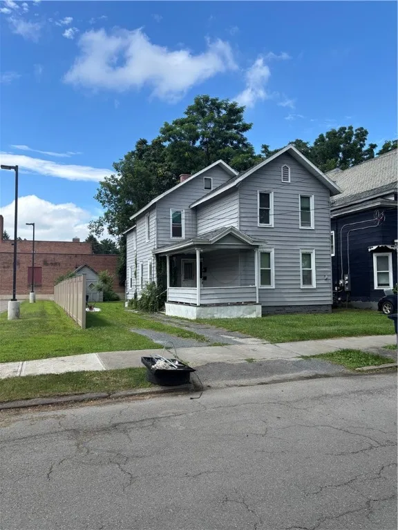 412 West 1st Street B, Elmira City, New York 14901, Elmira City, New York 14901, 2 Bedrooms Bedrooms, 4 Rooms Rooms,1 BathroomBathrooms,Residential Lease,For Rent,412 West 1st Street B, Elmira City, New York 14901,R1621081