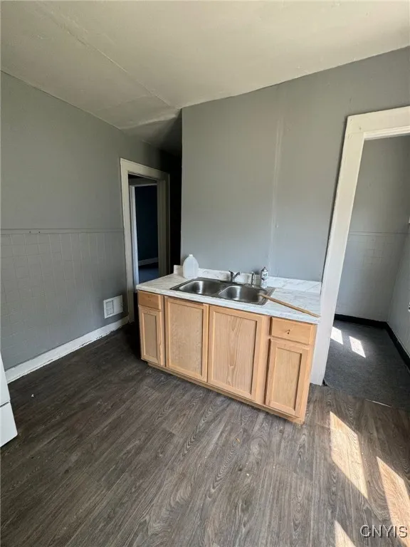 152 Fage Avenue 54, Syracuse, New York 13205, Syracuse, New York 13205, 6 Bedrooms Bedrooms, ,2 BathroomsBathrooms,Residential,For Sale,152 Fage Avenue 54, Syracuse, New York 13205,S1621080