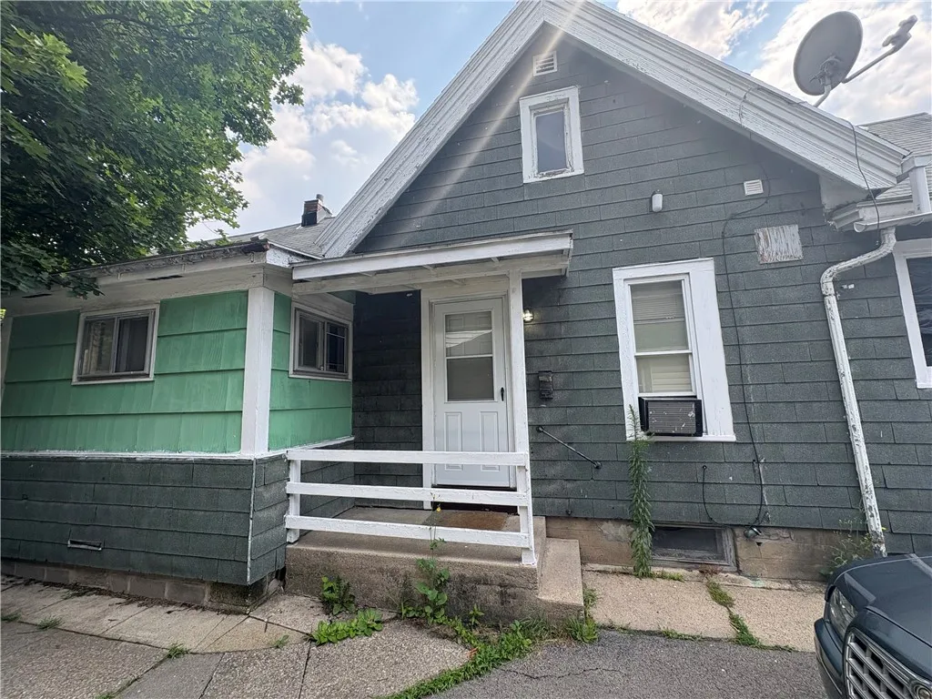 74 Avenue D Avenue, Rochester, New York 14621, Rochester, New York 14621, 3 Bedrooms Bedrooms, ,3 BathroomsBathrooms,Residential,For Sale,74 Avenue D Avenue, Rochester, New York 14621,R1621067