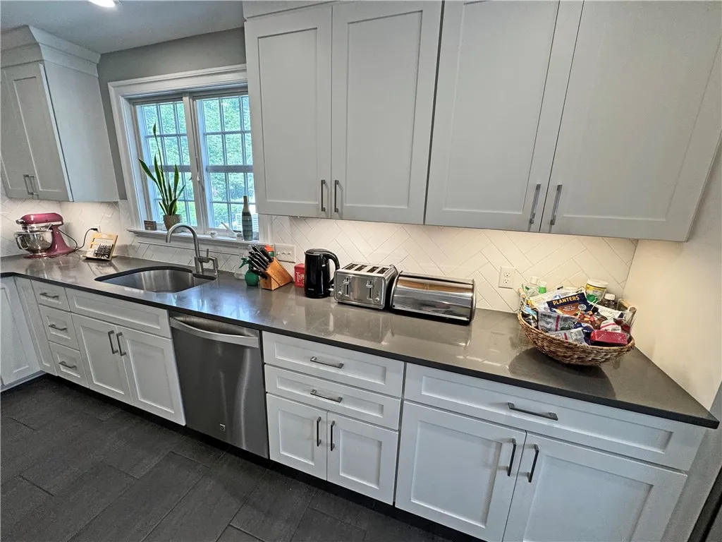 290 Hollywood Avenue, Brighton, New York 14618, Brighton, New York 14618, 4 Bedrooms Bedrooms, 8 Rooms Rooms,2 BathroomsBathrooms,Residential,For Sale,290 Hollywood Avenue, Brighton, New York 14618,R1621070
