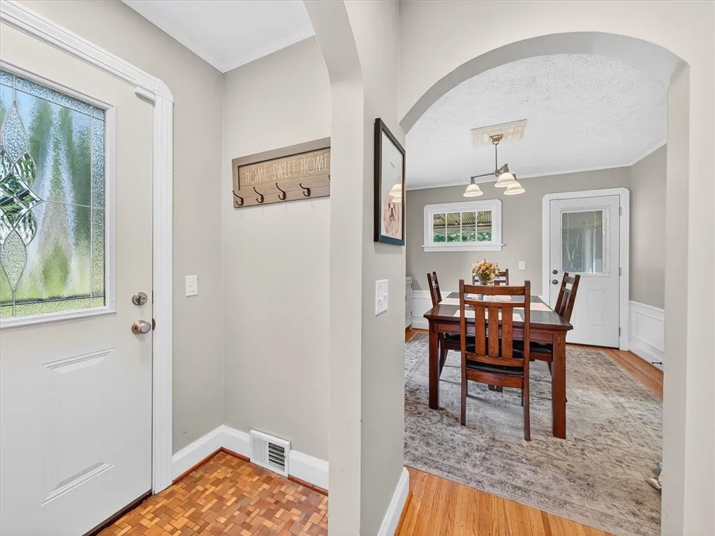 245 Worthington Road, Irondequoit, New York 14622, Irondequoit, New York 14622, 3 Bedrooms Bedrooms, 6 Rooms Rooms,1 BathroomBathrooms,Residential,For Sale,245 Worthington Road, Irondequoit, New York 14622,R1620646