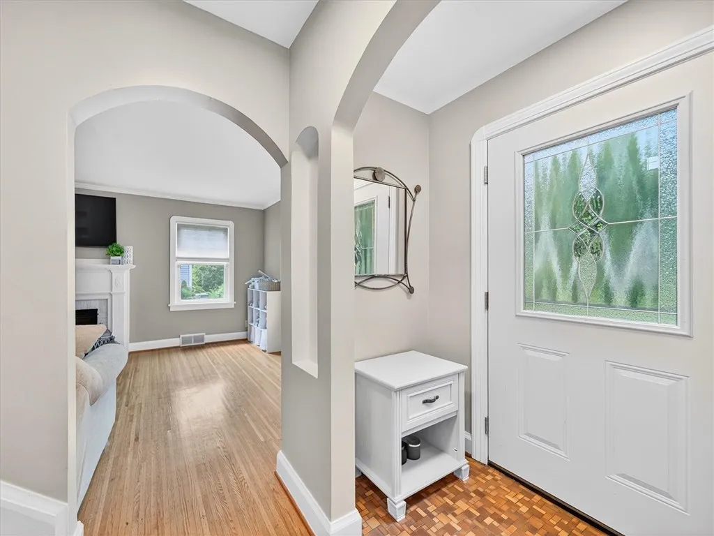 245 Worthington Road, Irondequoit, New York 14622, Irondequoit, New York 14622, 3 Bedrooms Bedrooms, 6 Rooms Rooms,1 BathroomBathrooms,Residential,For Sale,245 Worthington Road, Irondequoit, New York 14622,R1620646