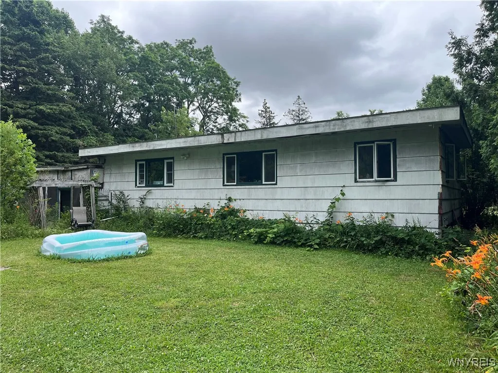 11310 Stage Road, Newstead, New York 14001, Newstead, New York 14001, 3 Bedrooms Bedrooms, 6 Rooms Rooms,1 BathroomBathrooms,Residential,For Sale,11310 Stage Road, Newstead, New York 14001,B1621025