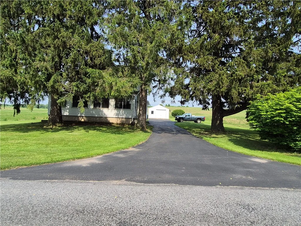 7516 Beach Road, Montezuma, New York 13021, Montezuma, New York 13021, 3 Bedrooms Bedrooms, 7 Rooms Rooms,2 BathroomsBathrooms,Residential,For Sale,7516 Beach Road, Montezuma, New York 13021,R1620317