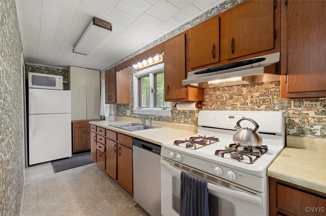 70 Old Ice House Road, Forestport, New York 13338, Forestport, New York 13338, 3 Bedrooms Bedrooms, 6 Rooms Rooms,1 BathroomBathrooms,Residential,For Sale,70 Old Ice House Road, Forestport, New York 13338,S1620250