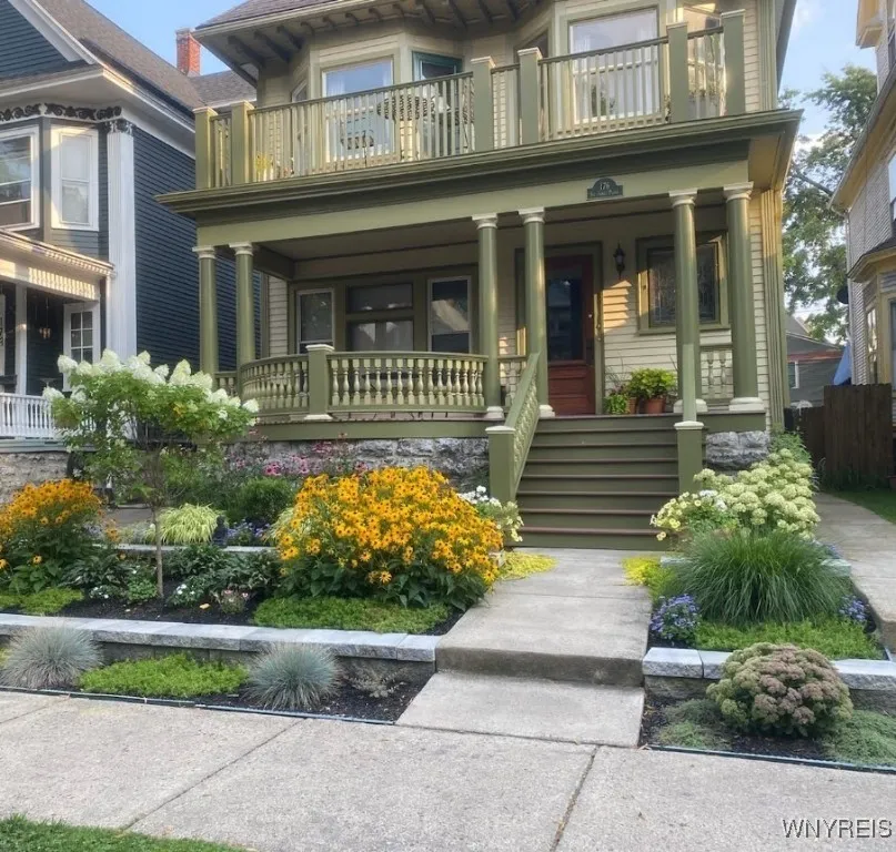 176 Saint James Place Lower, Buffalo, New York 142, Buffalo, New York 14222, 2 Bedrooms Bedrooms, 6 Rooms Rooms,1 BathroomBathrooms,Residential Lease,For Rent,176 Saint James Place Lower, Buffalo, New York 142,B1621038