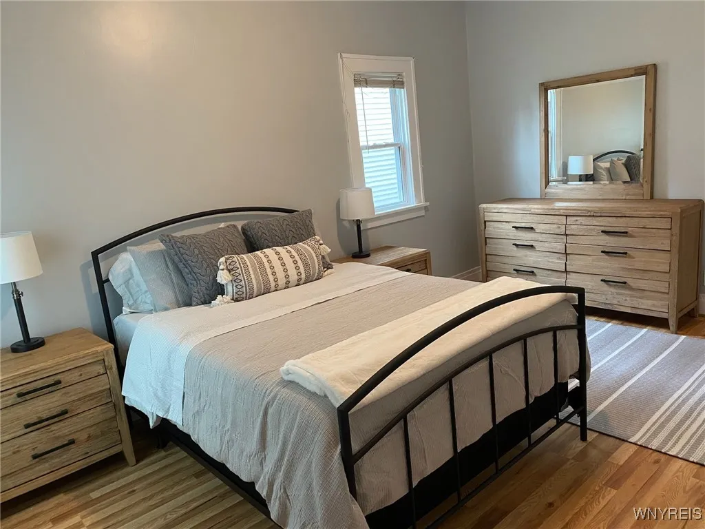 176 Saint James Place Lower, Buffalo, New York 142, Buffalo, New York 14222, 2 Bedrooms Bedrooms, 6 Rooms Rooms,1 BathroomBathrooms,Residential Lease,For Rent,176 Saint James Place Lower, Buffalo, New York 142,B1621038