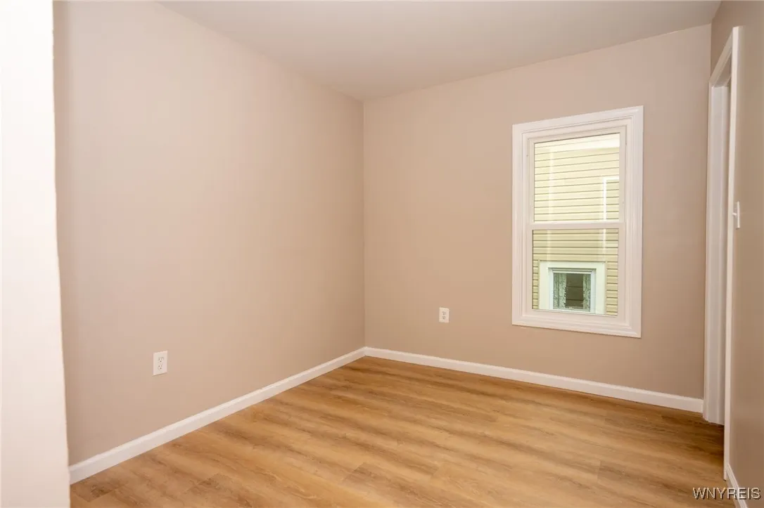 827 Tifft Street, Buffalo, New York 14220, Buffalo, New York 14220, 3 Bedrooms Bedrooms, 8 Rooms Rooms,1 BathroomBathrooms,Residential,For Sale,827 Tifft Street, Buffalo, New York 14220,B1620744