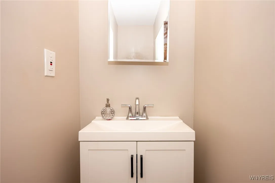 827 Tifft Street, Buffalo, New York 14220, Buffalo, New York 14220, 3 Bedrooms Bedrooms, 8 Rooms Rooms,1 BathroomBathrooms,Residential,For Sale,827 Tifft Street, Buffalo, New York 14220,B1620744