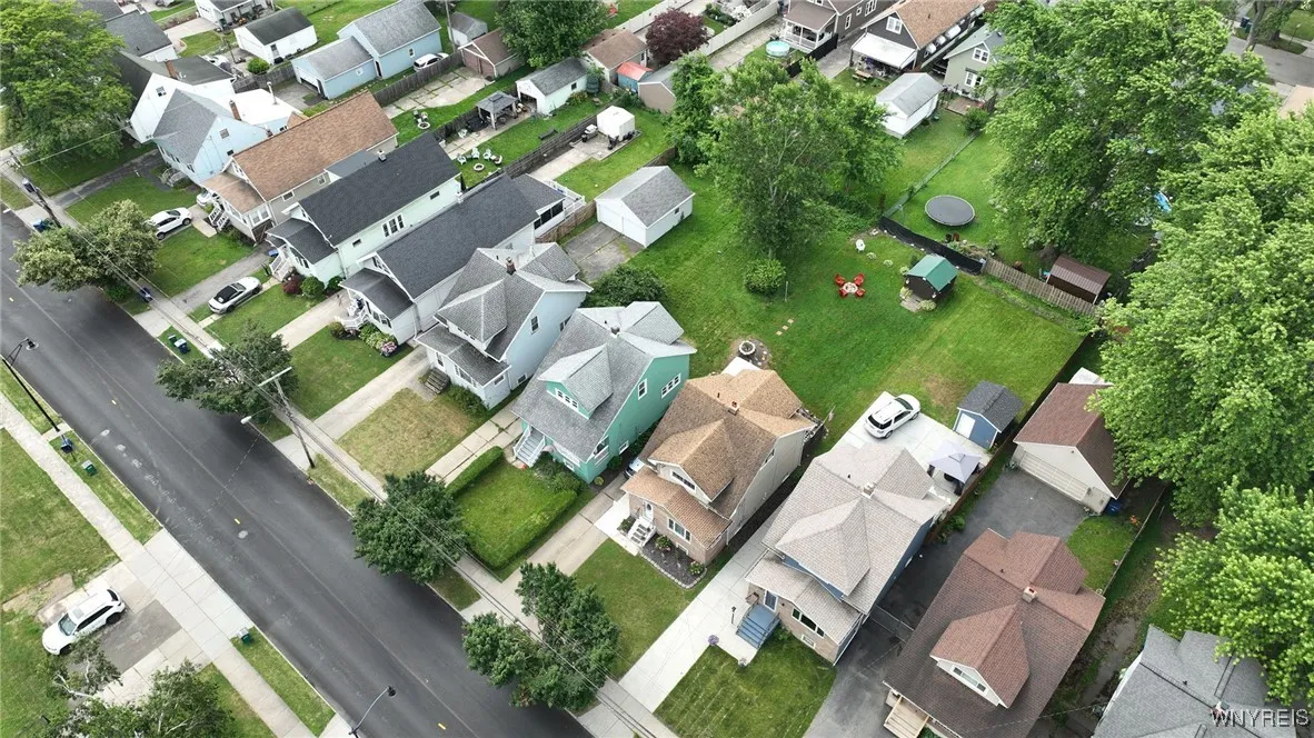 827 Tifft Street, Buffalo, New York 14220, Buffalo, New York 14220, 3 Bedrooms Bedrooms, 8 Rooms Rooms,1 BathroomBathrooms,Residential,For Sale,827 Tifft Street, Buffalo, New York 14220,B1620744
