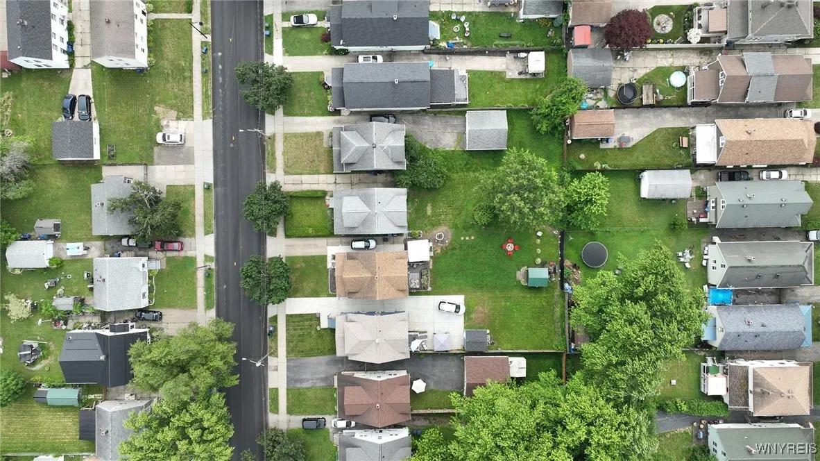 827 Tifft Street, Buffalo, New York 14220, Buffalo, New York 14220, 3 Bedrooms Bedrooms, 8 Rooms Rooms,1 BathroomBathrooms,Residential,For Sale,827 Tifft Street, Buffalo, New York 14220,B1620744