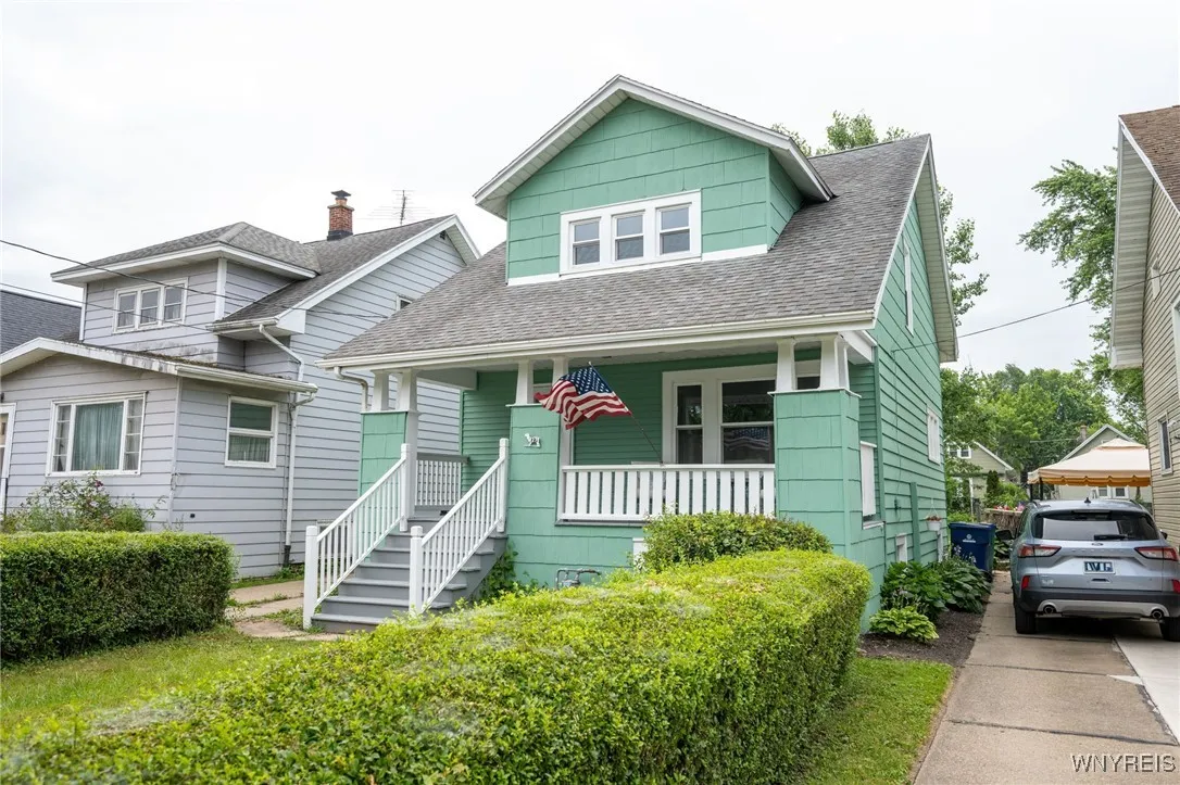 827 Tifft Street, Buffalo, New York 14220, Buffalo, New York 14220, 3 Bedrooms Bedrooms, 8 Rooms Rooms,1 BathroomBathrooms,Residential,For Sale,827 Tifft Street, Buffalo, New York 14220,B1620744