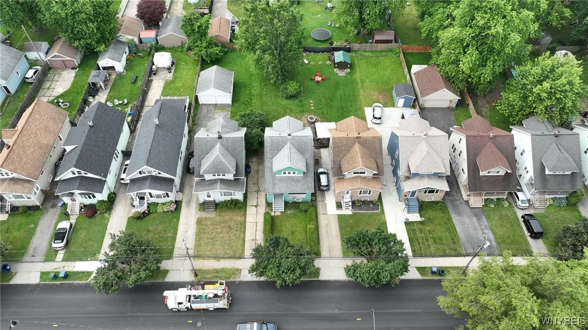 827 Tifft Street, Buffalo, New York 14220, Buffalo, New York 14220, 3 Bedrooms Bedrooms, 8 Rooms Rooms,1 BathroomBathrooms,Residential,For Sale,827 Tifft Street, Buffalo, New York 14220,B1620744