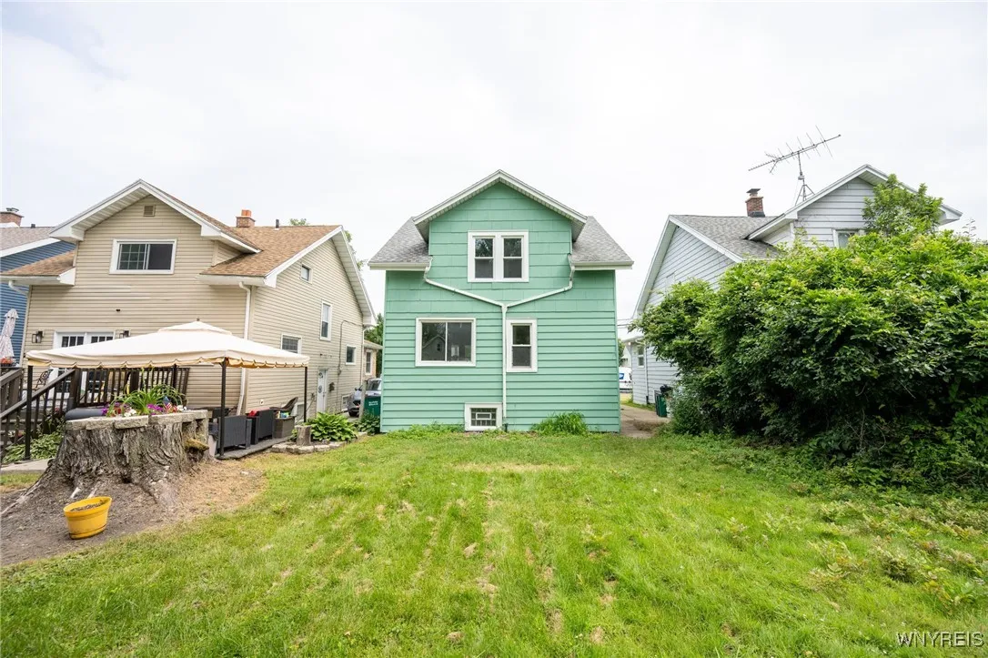 827 Tifft Street, Buffalo, New York 14220, Buffalo, New York 14220, 3 Bedrooms Bedrooms, 8 Rooms Rooms,1 BathroomBathrooms,Residential,For Sale,827 Tifft Street, Buffalo, New York 14220,B1620744