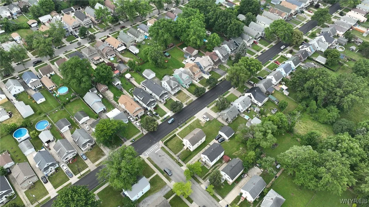 827 Tifft Street, Buffalo, New York 14220, Buffalo, New York 14220, 3 Bedrooms Bedrooms, 8 Rooms Rooms,1 BathroomBathrooms,Residential,For Sale,827 Tifft Street, Buffalo, New York 14220,B1620744
