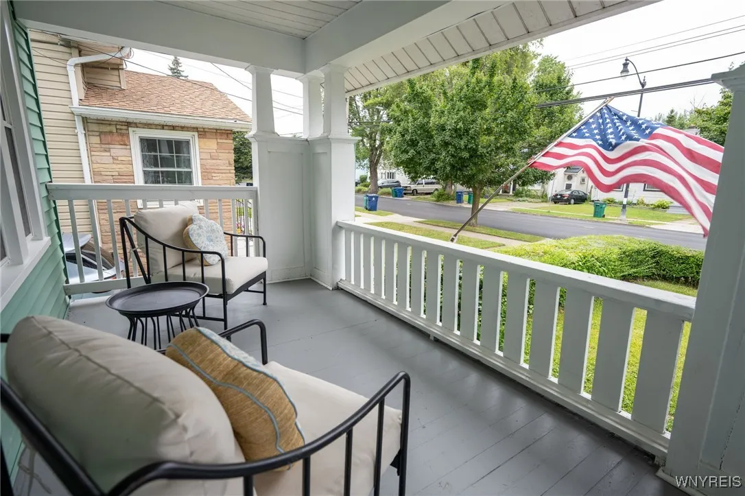 827 Tifft Street, Buffalo, New York 14220, Buffalo, New York 14220, 3 Bedrooms Bedrooms, 8 Rooms Rooms,1 BathroomBathrooms,Residential,For Sale,827 Tifft Street, Buffalo, New York 14220,B1620744