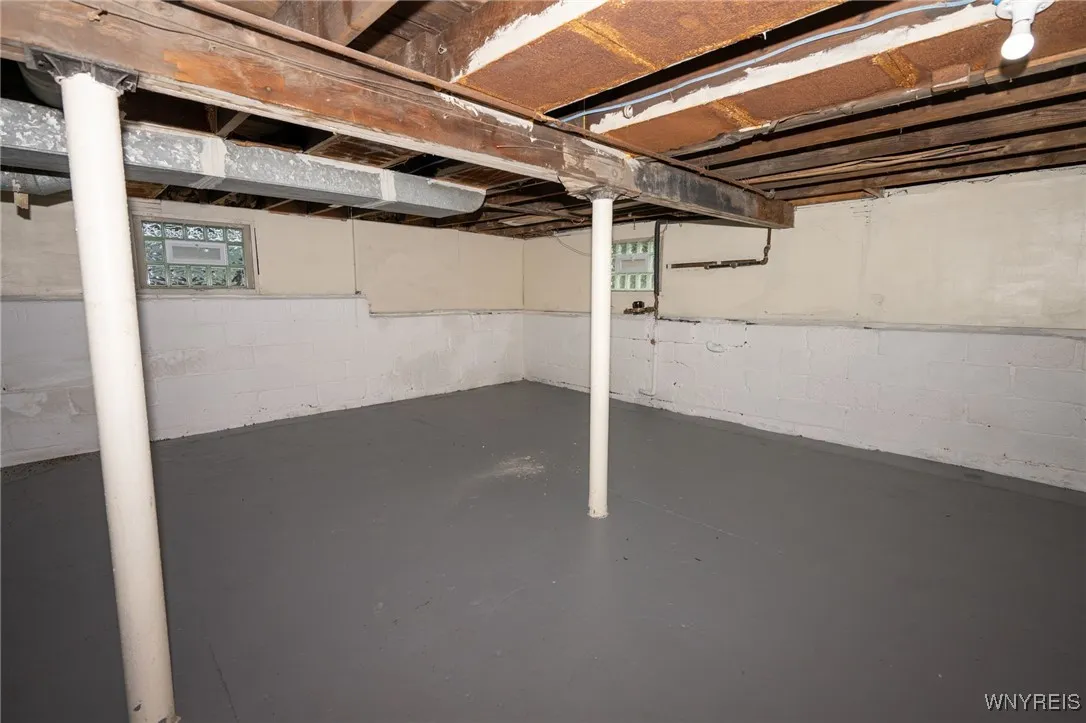 827 Tifft Street, Buffalo, New York 14220, Buffalo, New York 14220, 3 Bedrooms Bedrooms, 8 Rooms Rooms,1 BathroomBathrooms,Residential,For Sale,827 Tifft Street, Buffalo, New York 14220,B1620744