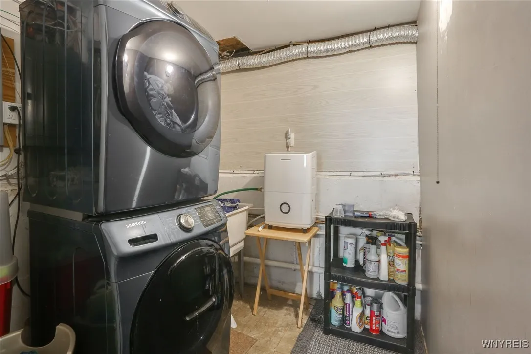 5031 Chapman Parkway, Hamburg, New York 14075, Hamburg, New York 14075, 3 Bedrooms Bedrooms, 7 Rooms Rooms,2 BathroomsBathrooms,Residential,Closed,5031 Chapman Parkway, Hamburg, New York 14075,0,B1620038