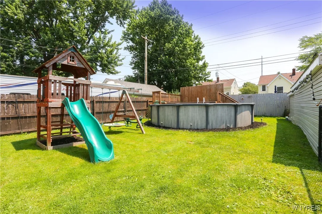 5031 Chapman Parkway, Hamburg, New York 14075, Hamburg, New York 14075, 3 Bedrooms Bedrooms, 7 Rooms Rooms,2 BathroomsBathrooms,Residential,Closed,5031 Chapman Parkway, Hamburg, New York 14075,0,B1620038