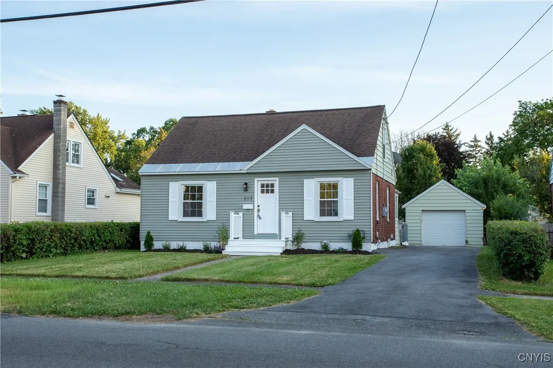 217 Beechwood Avenue, Salina, New York 13088, Salina, New York 13088, 3 Bedrooms Bedrooms, 9 Rooms Rooms,1 BathroomBathrooms,Residential,Closed,217 Beechwood Avenue, Salina, New York 13088,0,S1621128