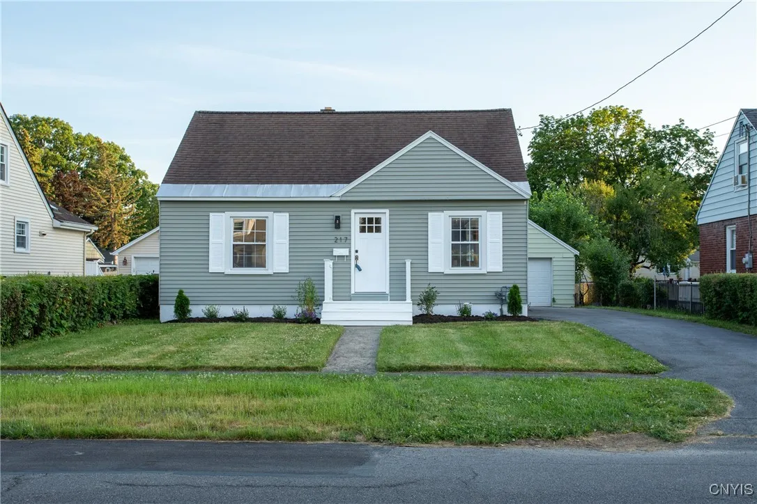 217 Beechwood Avenue, Salina, New York 13088, Salina, New York 13088, 3 Bedrooms Bedrooms, 9 Rooms Rooms,1 BathroomBathrooms,Residential,Closed,217 Beechwood Avenue, Salina, New York 13088,0,S1621128