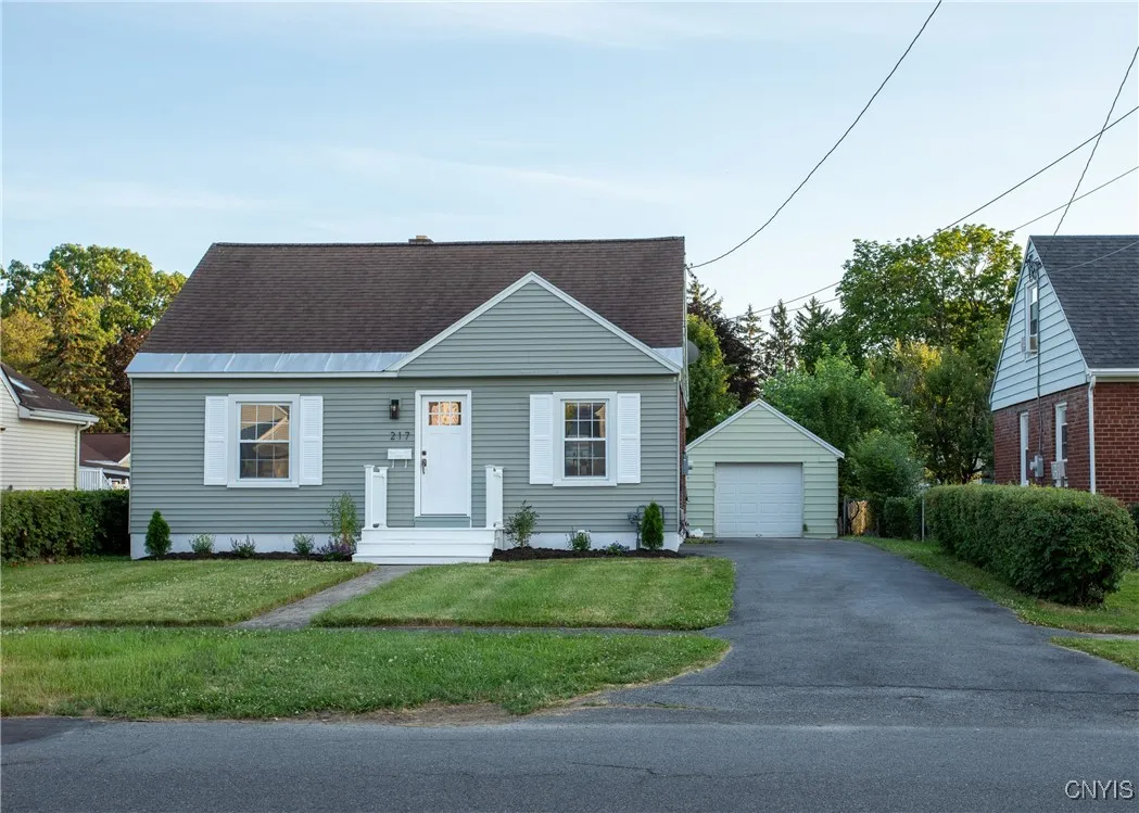 217 Beechwood Avenue, Salina, New York 13088, Salina, New York 13088, 3 Bedrooms Bedrooms, 9 Rooms Rooms,1 BathroomBathrooms,Residential,Closed,217 Beechwood Avenue, Salina, New York 13088,0,S1621128