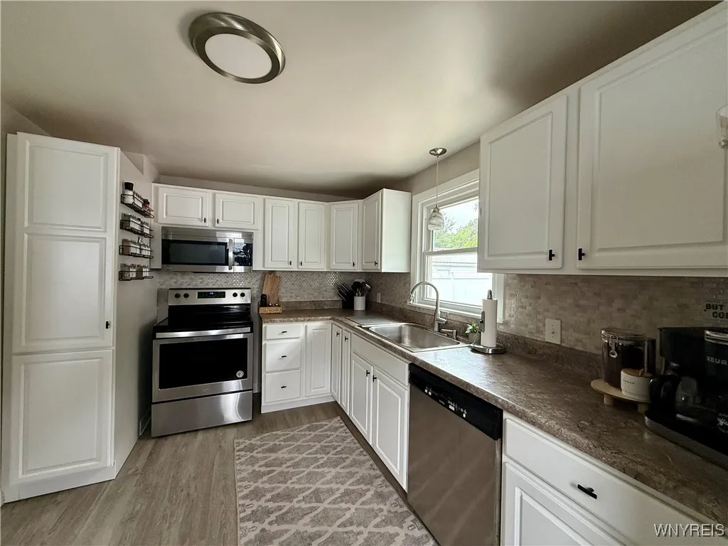 368 Linwood Avenue, North Tonawanda, New York 1412, North Tonawanda, New York 14120, 3 Bedrooms Bedrooms, 5 Rooms Rooms,1 BathroomBathrooms,Residential,Closed,368 Linwood Avenue, North Tonawanda, New York 1412,0,B1621138