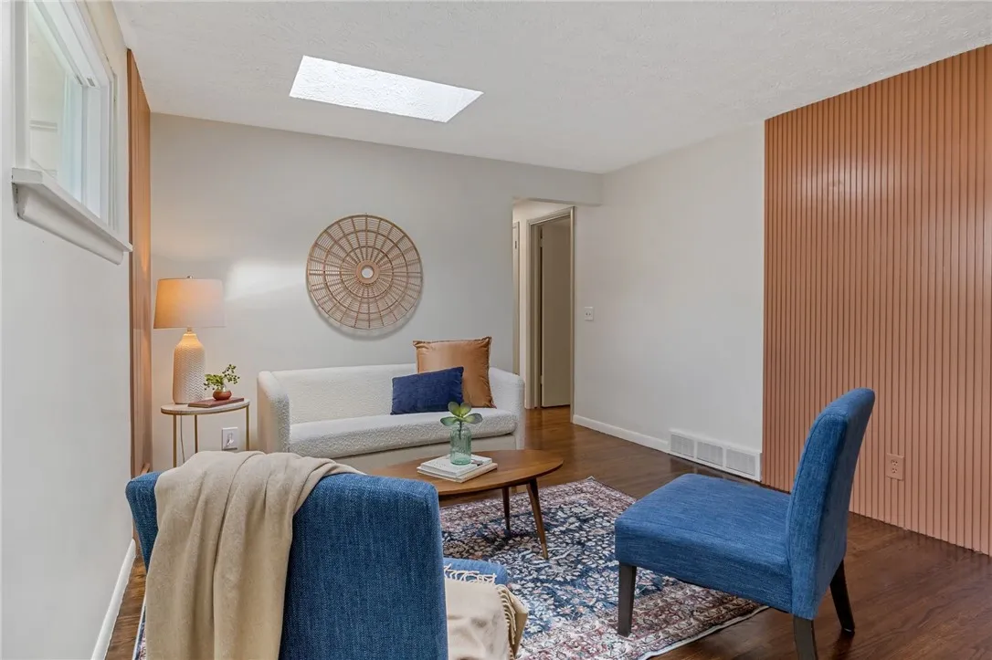 130 Dellwood Road, Greece, New York 14616, Greece, New York 14616, 3 Bedrooms Bedrooms, 7 Rooms Rooms,1 BathroomBathrooms,Residential,Closed,130 Dellwood Road, Greece, New York 14616,R1618635