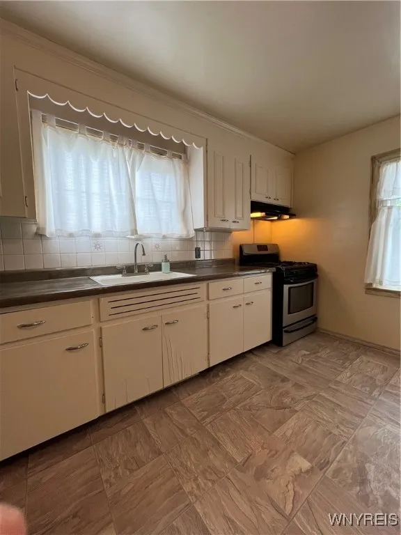 2479 Forest Avenue, Niagara Falls, New York 14301, Niagara Falls, New York 14301, 3 Bedrooms Bedrooms, 6 Rooms Rooms,1 BathroomBathrooms,Residential,Closed,2479 Forest Avenue, Niagara Falls, New York 14301,0,B1619811