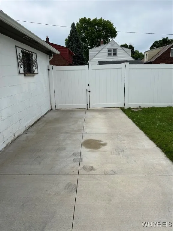 2479 Forest Avenue, Niagara Falls, New York 14301, Niagara Falls, New York 14301, 3 Bedrooms Bedrooms, 6 Rooms Rooms,1 BathroomBathrooms,Residential,Closed,2479 Forest Avenue, Niagara Falls, New York 14301,0,B1619811
