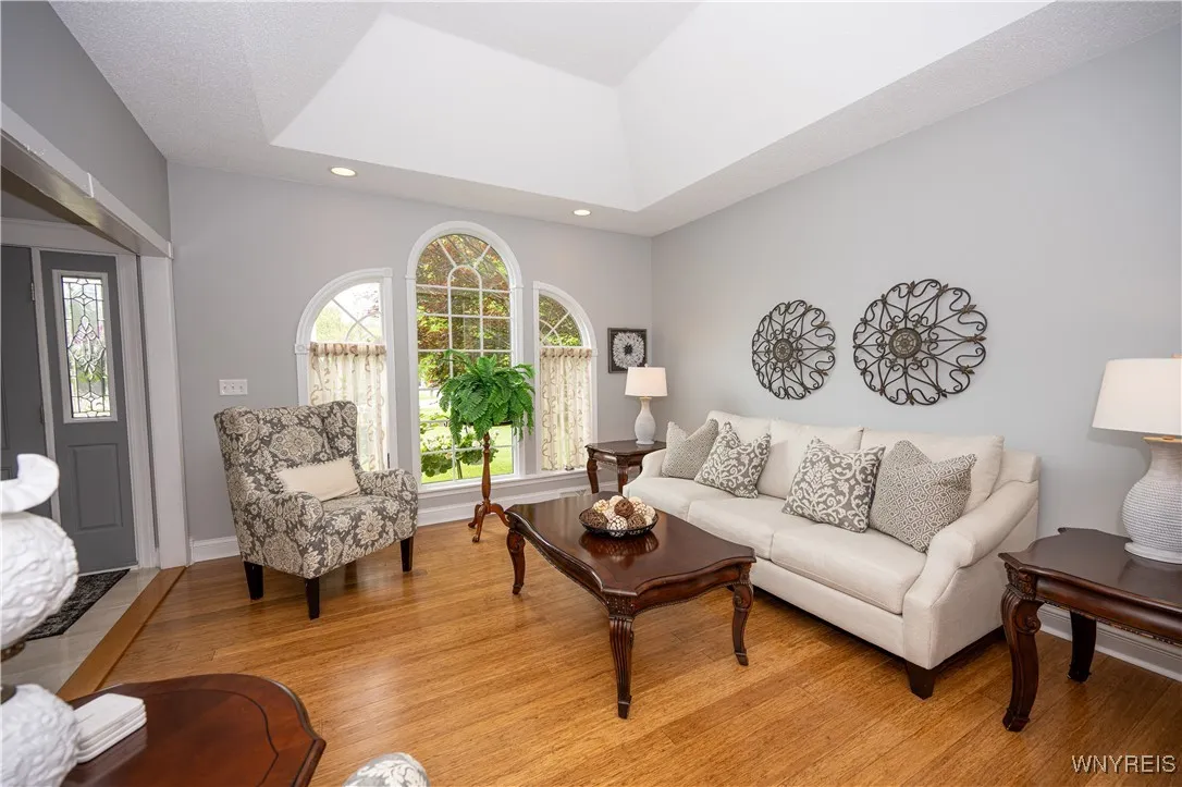 9 Rolling Woods Lane E, West Seneca, New York 1422, West Seneca, New York 14224, 4 Bedrooms Bedrooms, 12 Rooms Rooms,2 BathroomsBathrooms,Residential,Closed,9 Rolling Woods Lane E, West Seneca, New York 1422,0,B1617304