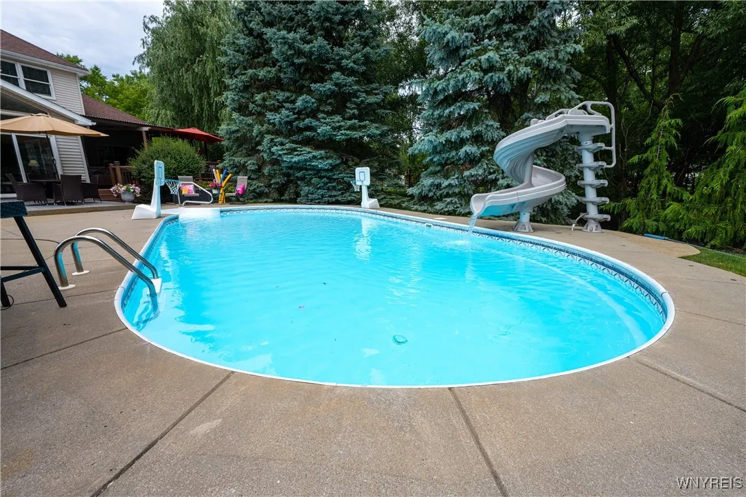 9 Rolling Woods Lane E, West Seneca, New York 1422, West Seneca, New York 14224, 4 Bedrooms Bedrooms, 12 Rooms Rooms,2 BathroomsBathrooms,Residential,Closed,9 Rolling Woods Lane E, West Seneca, New York 1422,0,B1617304