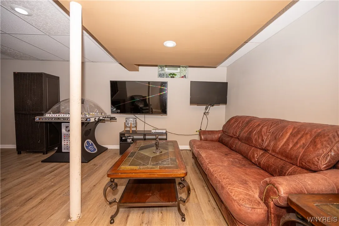 9 Rolling Woods Lane E, West Seneca, New York 1422, West Seneca, New York 14224, 4 Bedrooms Bedrooms, 12 Rooms Rooms,2 BathroomsBathrooms,Residential,Closed,9 Rolling Woods Lane E, West Seneca, New York 1422,0,B1617304