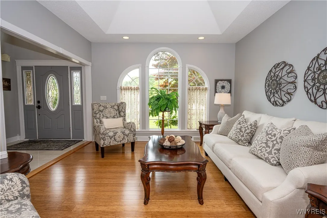 9 Rolling Woods Lane E, West Seneca, New York 1422, West Seneca, New York 14224, 4 Bedrooms Bedrooms, 12 Rooms Rooms,2 BathroomsBathrooms,Residential,Closed,9 Rolling Woods Lane E, West Seneca, New York 1422,0,B1617304