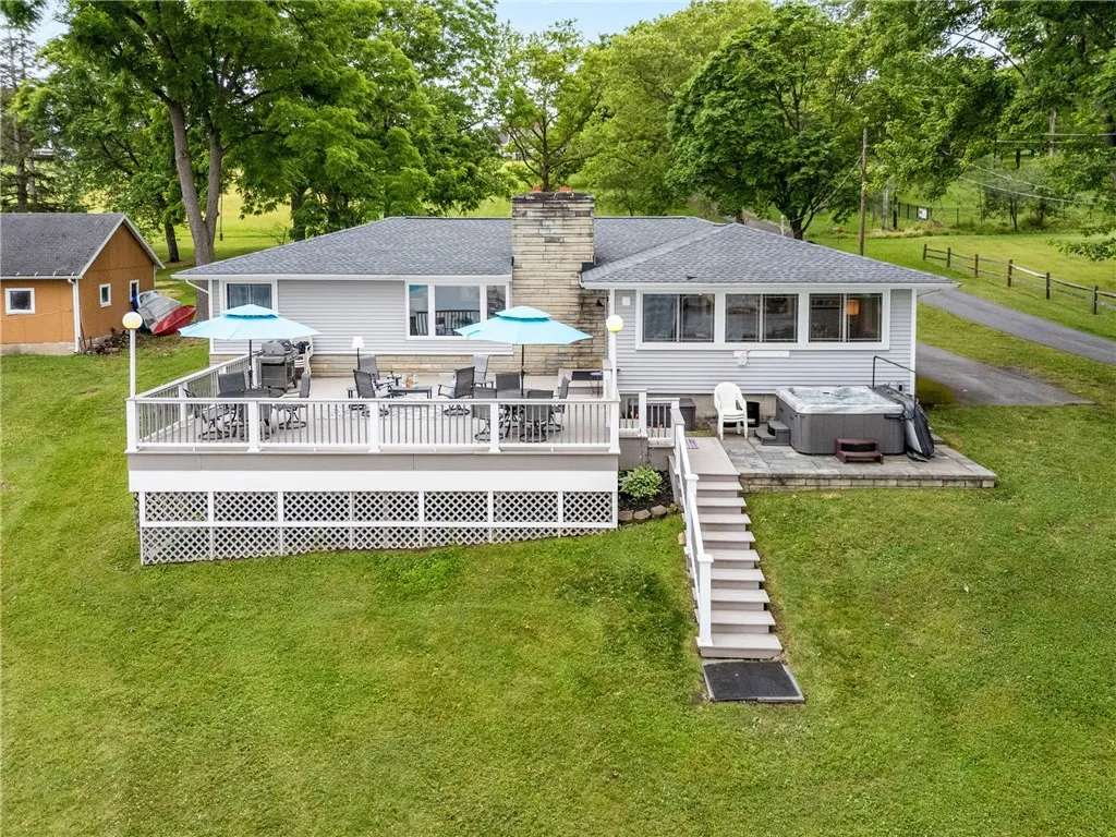 4969 Walnut Cove Drive, Canandaigua Town, New York, Canandaigua Town, New York 14424, 3 Bedrooms Bedrooms, 9 Rooms Rooms,2 BathroomsBathrooms,Residential,Closed,4969 Walnut Cove Drive, Canandaigua Town, New York,0,R1621098