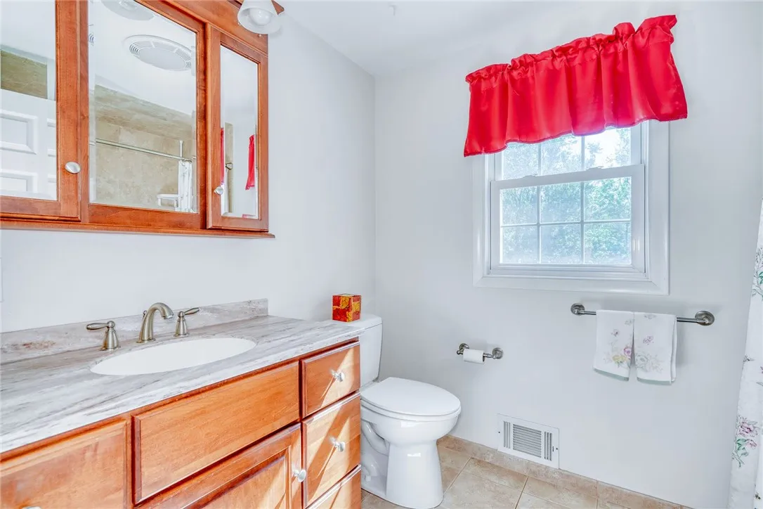 1430 Willowdale Drive, Macedon, New York 14502, Macedon, New York 14502, 4 Bedrooms Bedrooms, 9 Rooms Rooms,2 BathroomsBathrooms,Residential,Closed,1430 Willowdale Drive, Macedon, New York 14502,0,R1620971