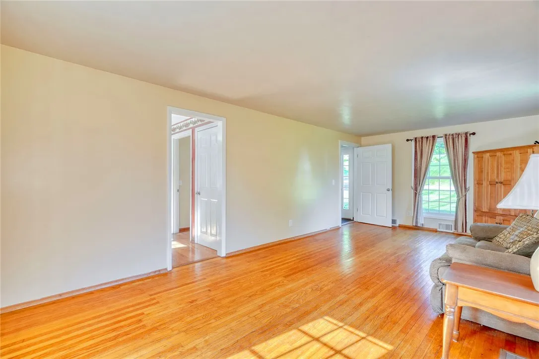 1430 Willowdale Drive, Macedon, New York 14502, Macedon, New York 14502, 4 Bedrooms Bedrooms, 9 Rooms Rooms,2 BathroomsBathrooms,Residential,Closed,1430 Willowdale Drive, Macedon, New York 14502,0,R1620971