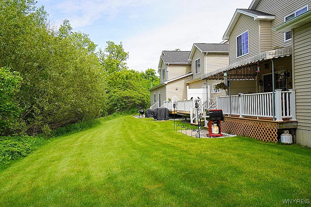 114 Slate Bottom Drive, Lancaster, New York 14043, Lancaster, New York 14043, 2 Bedrooms Bedrooms, 7 Rooms Rooms,1 BathroomBathrooms,Residential,For Sale,114 Slate Bottom Drive, Lancaster, New York 14043,B1621151