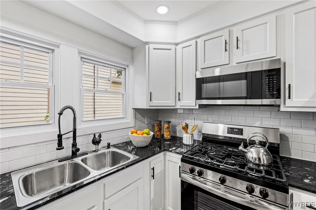 416 Voorhees Avenue, Buffalo, New York 14216, Buffalo, New York 14216, 3 Bedrooms Bedrooms, 8 Rooms Rooms,1 BathroomBathrooms,Residential,Closed,416 Voorhees Avenue, Buffalo, New York 14216,0,B1619639