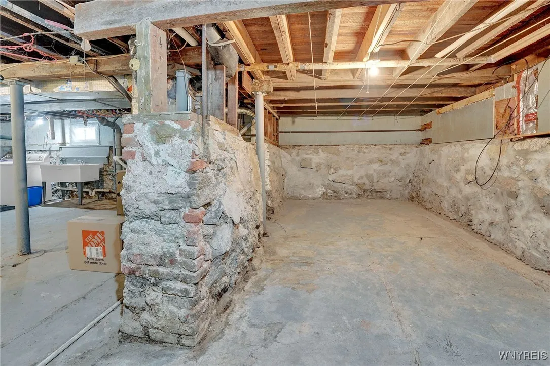 240 Parkwood Avenue, Tonawanda, New York 14217, Tonawanda, New York 14217, 3 Bedrooms Bedrooms, 7 Rooms Rooms,1 BathroomBathrooms,Residential,For Sale,240 Parkwood Avenue, Tonawanda, New York 14217,B1621157