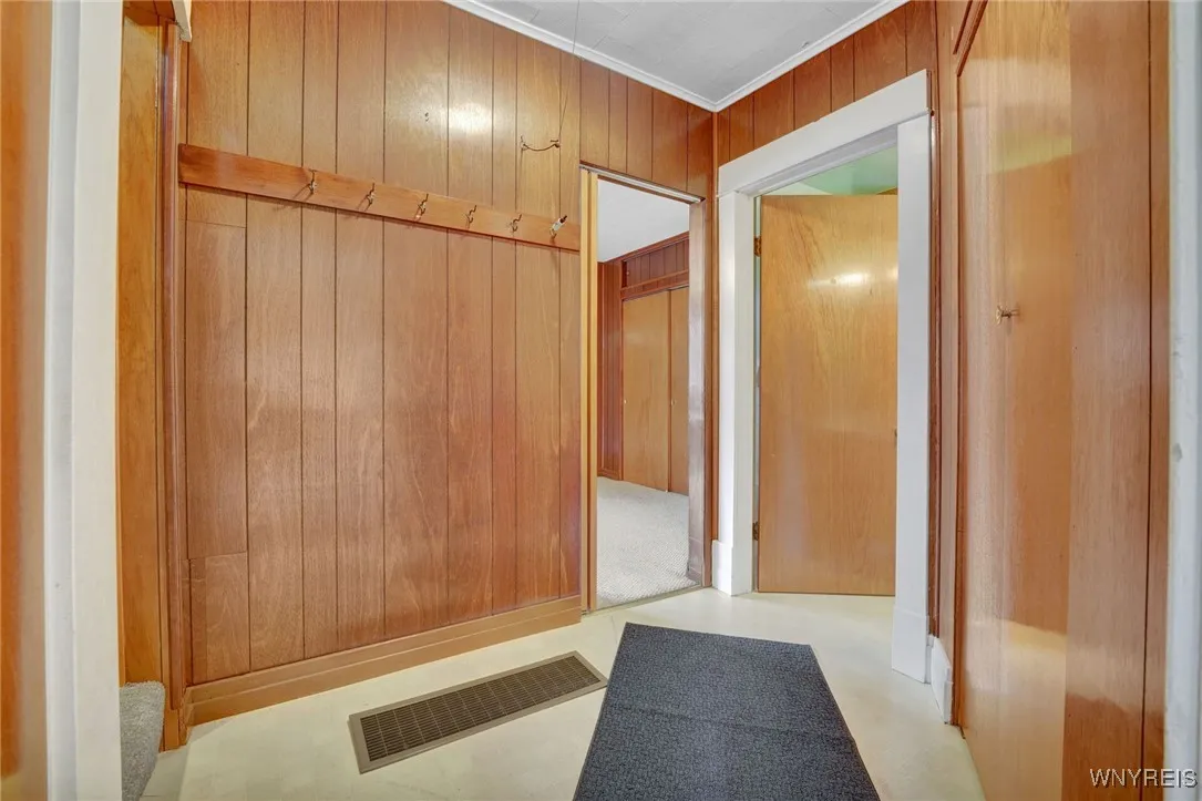 240 Parkwood Avenue, Tonawanda, New York 14217, Tonawanda, New York 14217, 3 Bedrooms Bedrooms, 7 Rooms Rooms,1 BathroomBathrooms,Residential,For Sale,240 Parkwood Avenue, Tonawanda, New York 14217,B1621157