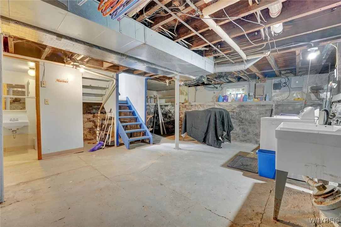240 Parkwood Avenue, Tonawanda, New York 14217, Tonawanda, New York 14217, 3 Bedrooms Bedrooms, 7 Rooms Rooms,1 BathroomBathrooms,Residential,For Sale,240 Parkwood Avenue, Tonawanda, New York 14217,B1621157