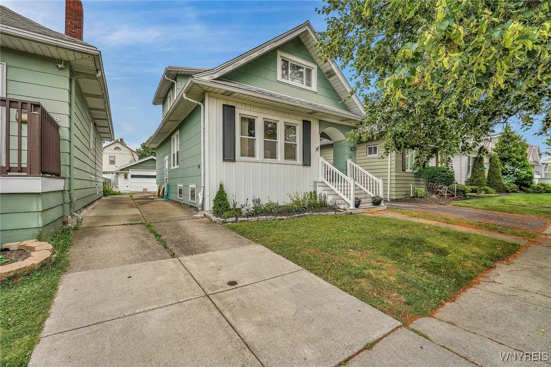 240 Parkwood Avenue, Tonawanda, New York 14217, Tonawanda, New York 14217, 3 Bedrooms Bedrooms, 7 Rooms Rooms,1 BathroomBathrooms,Residential,For Sale,240 Parkwood Avenue, Tonawanda, New York 14217,B1621157
